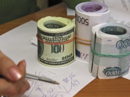 ФНС и МВД будут пресекать продажу валюты в обход банков