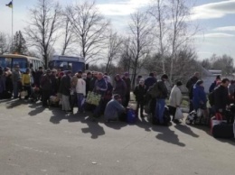 В Луганской области изменили маршруты эвакуации и призывают людей не медлить