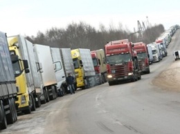 В Латвию запретили въезд 152 российским и белорусским грузовикам