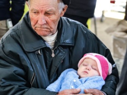 Известное видео из соцсетей: В ЮНИСЕФ рассказали историю дедушки с внучкой в центре для переселенцев