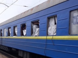 Укрзализныця сообщила о повреждении взрывной волной окон в четырех вагонах поезда Запорожье-Львов