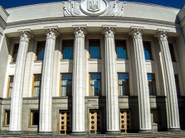 Рада перенесла рассмотрение законопроекта об отмене импортных пошлин на товары и авто - депутат