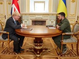 Джонсон предложил Зеленскому масштабную программу подготовки для украинских войск