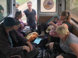 Волонтеры за два дня эвакуировали 53 человека из сел вокруг Лисичанска
