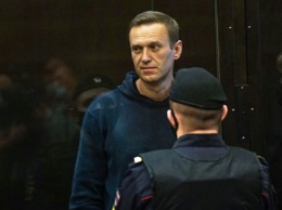 Навальный получил первый выговор в новой колонии