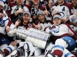 НХЛ: «Колорадо» завоевал Кубок Стэнли, обыграв «Тампу-Бэй»