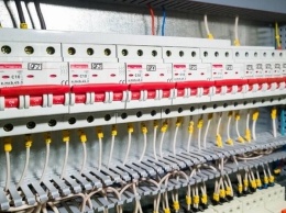 Безопасность и контроль: выбор и установка щитков электрических в доме