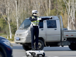 В Китае на службу вышел первый робот-полицейский