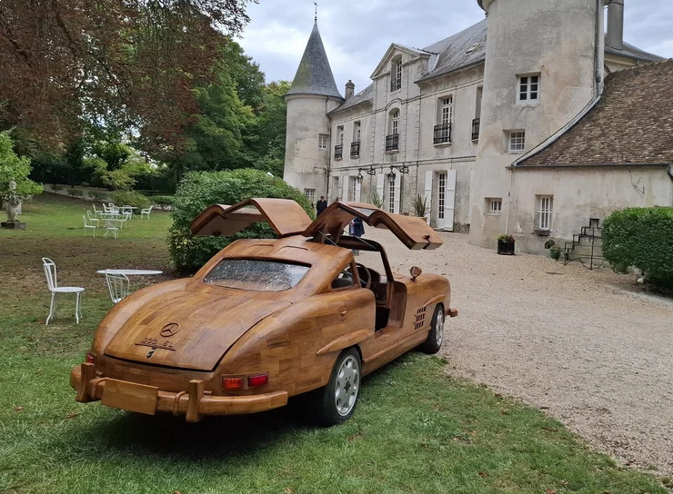 Мастер создал действующую копию культового суперкара Mercedes из дерева