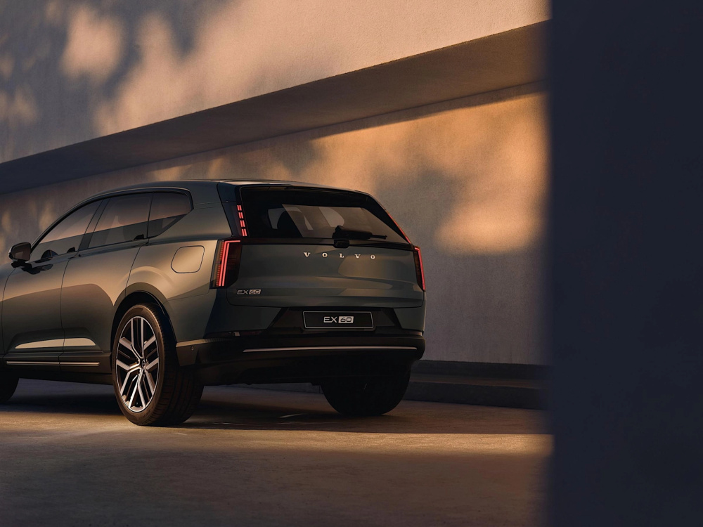 Volvo раскрыла EX60: электрический кроссовер нового поколения с ИИ и запасом хода до 640 км