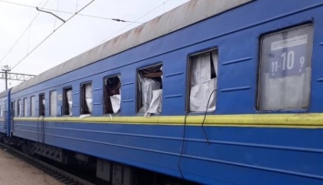 Укрзализныця сообщила о повреждении взрывной волной окон в четырех вагонах поезда Запорожье-Львов