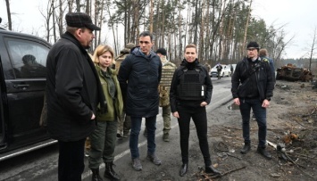 Иностранные лидеры посещают места преступлений российских войск по собственной инициативе - Жовква