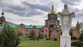«русский мир» повредил в Луганской области семь православных храмов и исламский центр