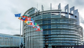 Депутаты Европарламента призывают Шольца поддержать эмбарго на российские нефть и газ