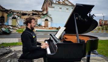 В Ирпене в поддержку Украины выступил выдающийся пианист Дариус Мажинтас