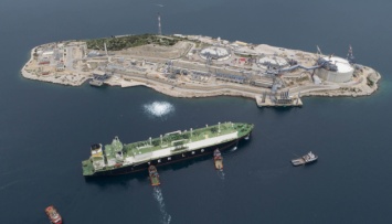 В Греции начали строить плавучий терминал СПГ, который уменьшит зависимость от российского газа