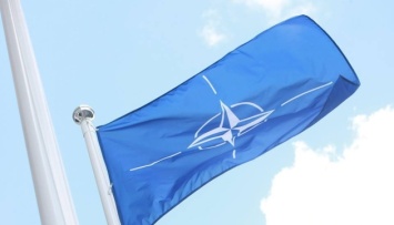 Отрицательно относятся к россии 68% граждан государств-членов НАТО