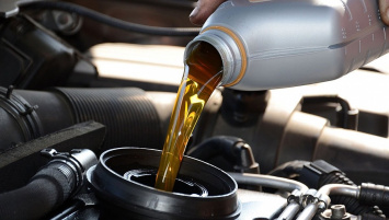 Как часто нужно менять масло в автомобиле