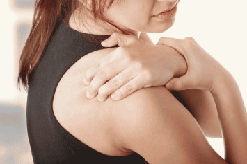 Про що можуть свідчити болі в плечі?