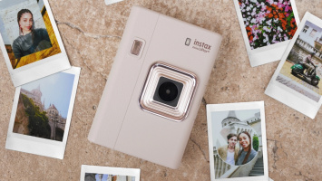 Fujifilm представила моментальную камеру instax mini LiPlay+