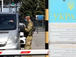 Менее загружены: украинцев призывают пересекать границу через пункты на Волыни и Закарпатье