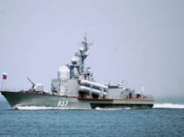 Враг увеличивает количество военных кораблей в акватории Азовского моря