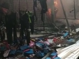 Из-за обстрелов снова горит харьковский рынок «Барабашово»