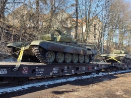 Чехия передала Украине танки и бронемашины