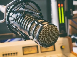 Пропаганда и песни о путине: рашисты в Энергодаре создали свою радиостанцию