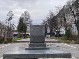 Ткаченко призывает не валить памятники эпохи ссср - это решит власть