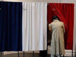 Выборы во Франции: третий "призер" призвал своих сторонников не голосовать за Ле Пен