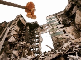 В Бородянке демонтируют восемь разрушенных рашистами многоэтажек
