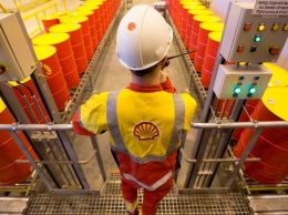 Shell отзывает персонал из российских проектов - Bloomberg