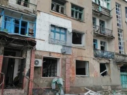Российские обстрелы разрушили две школы и 20 домов в Луганской области