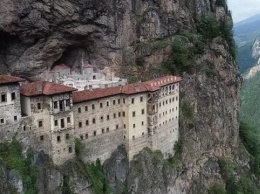 В Турции открыли для посетителей уникальный монастырь