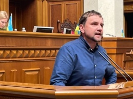 Вятрович раскритиковал Раду за неспособность перенести празднование Дня победы с 9 на 8 мая