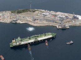 В Греции начали строить плавучий терминал СПГ, который уменьшит зависимость от российского газа