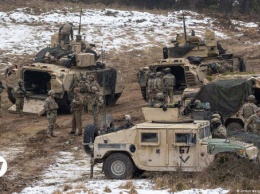 Украинские военные проходят обучение в Германии - DW