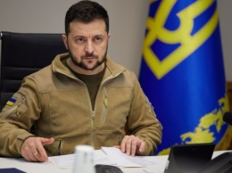 Зеленский призвал Шольца сделать «мощный шаг» и приехать в Киев 9 мая