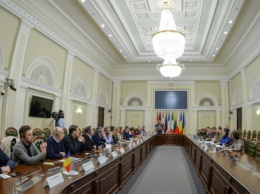 Парламентарии U4U призвали увеличить поставки оружия Украине и усилить санкции против рф