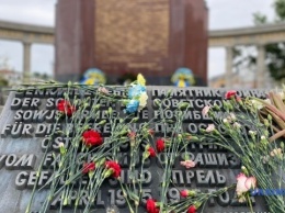 Украинские дипломаты в Вене почтили память погибших во Второй мировой войне украинцев