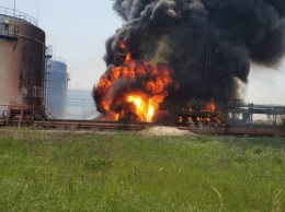 На Луганщине из-за обстрела загорелся нефтеперерабатывающий завод, есть угроза взрыва