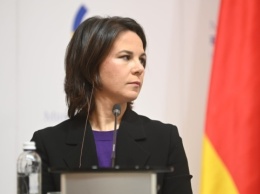 Германия снова открывает посольство в Киеве - Бербок