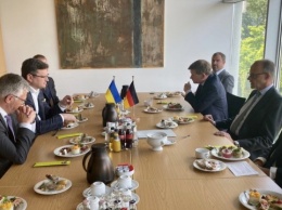 Кулеба обсудил с главами партий ФРГ пути мира в Украине и будущее Европы