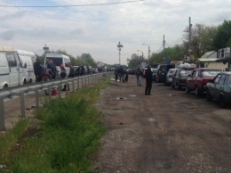 В Запорожье едет большая колонна автомобилей с мариупольцами - советник мэра