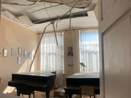 От ракетных ударов в Харьковском музыкальном лицее разрушен потолок
