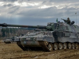 Германия передаст Украине гаубицы Panzerhaubitz 2000, танки Gepard и базуки