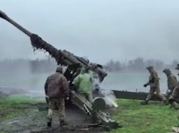«Беспилотник подтвердил - работаем»: артиллеристы показали уничтожение вражеской техники