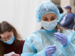 COVID-вакцинацию прошли почти 16 миллионов жителей Украины - Кузин