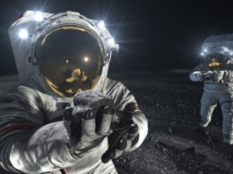 NASA выбрала компании, которые разработают космические костюмы для миссий на Луну